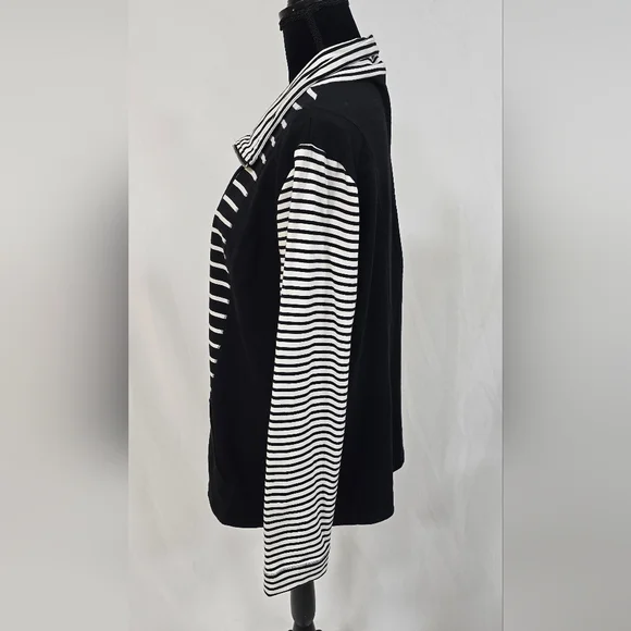 Chico’s Zenergy jacket women 3/XL  striped black/white athleisure outdoor - Picture 5 of 7